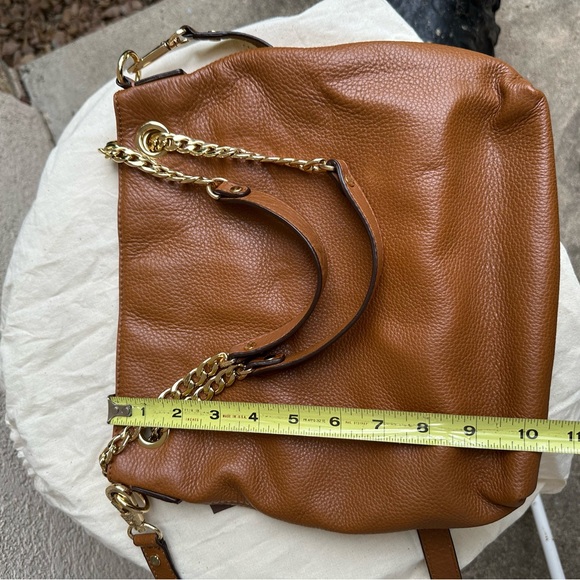 Michael Kors Tan Leather Shoulder Bag with Gold Accents - Picture 3 of 5